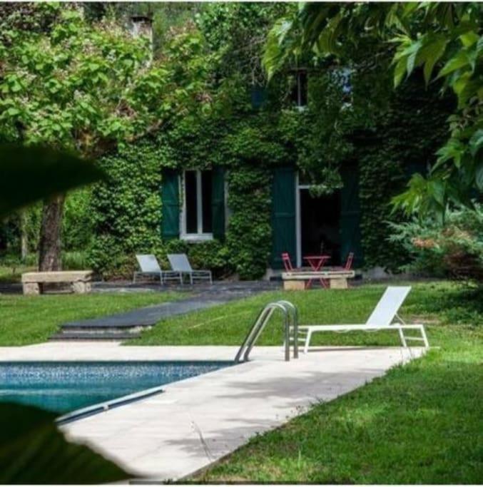 Domaine La Tuilerie Bed & Breakfast Guitres Exterior photo